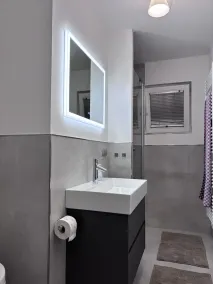 Casa Bauhaus su un vasto terreno con accesso acqueo privato - Image 3