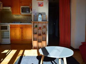 Quiet apartment in station center with parking - Image 5