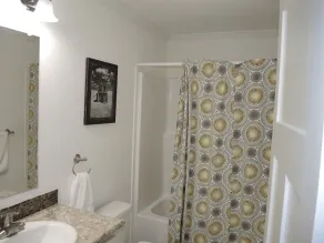Bateman Cottage - New construction, under 10 min to Dreams Park, game room - Image 4