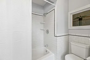 Mistletoe Heights Bungalow - Image 5