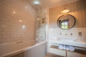 Woodpecker Lodge | sleeps 4 - Hot Tub, Dog Free - 4* Gold Award - Image 2