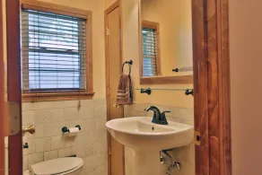 Beautiful Germantown Gem close to everything. - Image 3