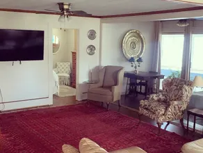 Home SweetHome.  Lovely, cozy 3bed home with gas fireplace. Downtown Columbus - Image 2