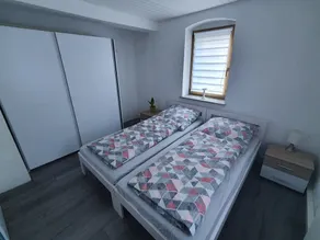 Modern furnished first floor apartment (60sqm) with WiFi and shared use of the garden - Image 5