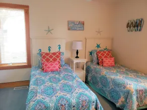 Blarney Shores -Waterfront -Pet Friendly - Balconies , No Linens Provided - Image 5