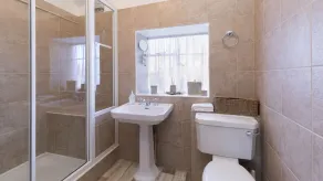 Box Cottage - sleeps 4 guests  in 2 bedrooms - Image 3