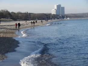 Komfortable Ferienwohnung mit Schwimmbad und Sauna 100 m vom Strand, WLAN - Image 2