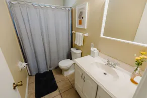 Centrally Located 3BR Overton Square Free Parking Yes Pets - Image 3