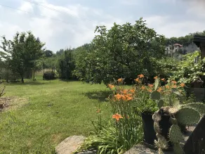 Just 4 km from Arona, in Meina Villa, surrounded by greenery with views of Lake Maggiore and Rocca Angela. - Image 3