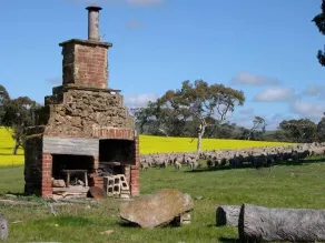 Rabbiters Hut Adelaide Hills - Image 2
