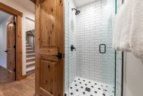 Eclipse Luxury at Tahoe Park by Tahoe Getaways - Hot Tub w/ Fenced Yard & Steps to Private Beach - Image 5