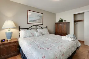 9 Bds, 3.5ba, Pool, 12 Badges,  AC. One of largest available 2027 rates - Image 5