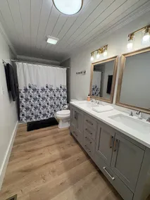 Smith Lake Home-Great Location- New Bentley Tritoon available - Image 3