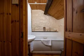 Glan Lledr - Two Bedroom Cottage, Sleeps 4 - Image 3