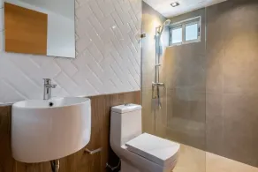 NEW & COZY 2Bdr Apt, Panoramic Oceanfront Views! - Image 3