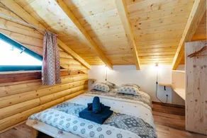 Spacious Family Chalet – Courchevel / Brides-les-Bains with Mountain Views - Image 4