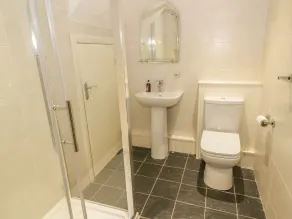 Hen Stabl, LLANGOED - Image 2