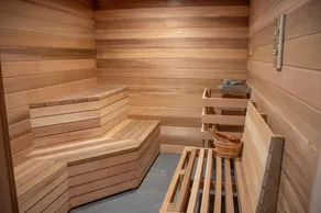 Piscine intérieure + bain à remous | Petit déjeuner gratuit + Studio entièrement équipé - Image 4