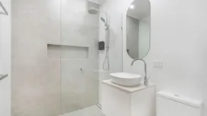 Blue Pacific Apartment 8 - Image 4