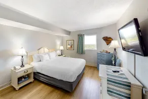 18th floor oceanfront condo w/ central AC, shared pool/hot tub, WiFi, balcony - Image 5