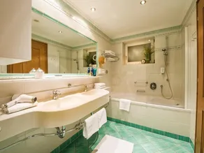 Juniorsuite \"Gastein\" con doccia od. Bagno, toilette - Römerhof, hotel di campagna - Image 5
