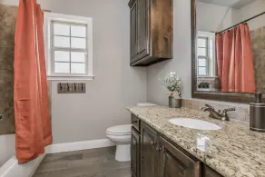 Cheerful 3 Bedroom Home, King Bed, 10 min from Palo Duro Canyon, Fireplace, Washer Dryer - Image 4