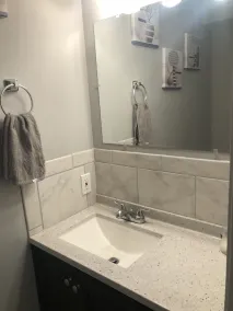 228 BEAUTIFUL DOWNTOWN AIR/WIFI/close to FALLS - Image 4