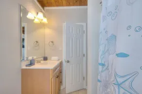 Experience oceanfront luxury at Bluewater Point, Oak Island—a 4BR paradise for 10! - Image 3