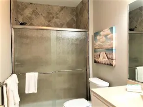 Newly Remodeled Luxurious Condo w/two Balconies overlooking Marina and Harbor - Image 3
