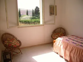 Landejendom i roligt panorama landskab med økologiske frugter, unikt sted - Image 5