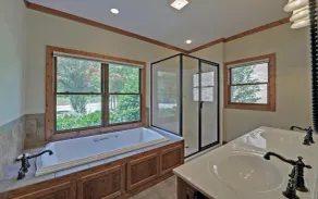 Family  Friendly Retreat on Lake Burton- Sleeps 12 - Image 4