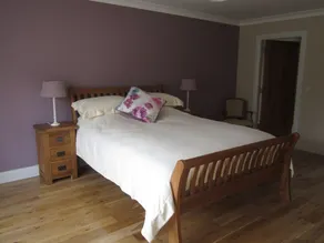Luxury Home 3 mins to  Nat Park, priv parking 4 cars, Secure Gates for families - Image 5