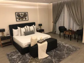 Lenny Suite Apartment - Image 5