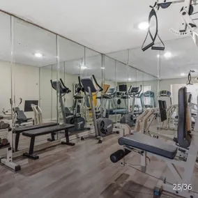 Newly remodeled Spacious quiet all ground floor gated condo. Large pool tennis - Image 5