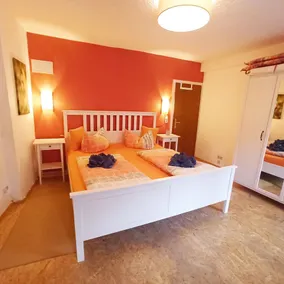 2 Bed Apt Sleeps 5 - Rooftop Terrace, Wifi - Image 5