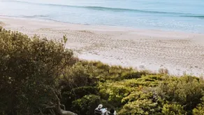 Daybreak Mollymook - Beachfront Home, walk on to the sands of Mollymook Beach - Image 4