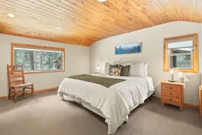 Riverfront luxury on White Pass with hot tub, firepit, and game room - Image 4