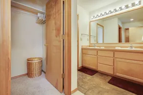 15 Topflite-Hot Tub, A/C, 6 Kayaks, 4 Sets of Golf Clubs, Ping Pong Table & Much More! S H A R C Aquatics Center, Sledding Hill, Mt. Bachelor, Golf, Deschutes River, Tennis Courts, Bike Paths - Image 3