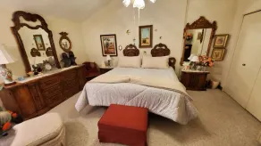 Lakeside Oasis, Centrally Located w/Huge Deck, Free Wifi & Heated Pool* - Image 3
