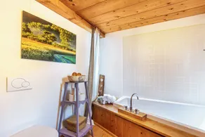 Holiday Home 'Landhaus Gustl' with Private Terrace, Garden & Wi-Fi - Image 4
