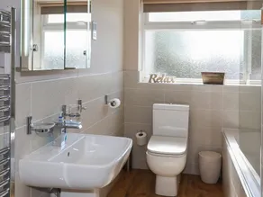 PENCRAIG, pet friendly, country holiday cottage in Trearddur Bay - Image 3