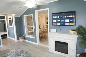 NEW Chautauqua Cottage, Lake Views, King Bed & Hot Tub - Image 2