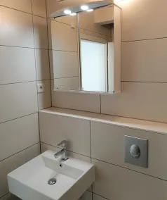 Pequeno, confortável, funcional e - fantástico vista para o lago - Image 5