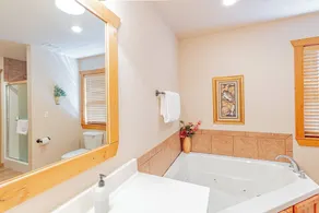 L092, 2-Bedroom Near Lake \"Great Catch Cabin - Image 3