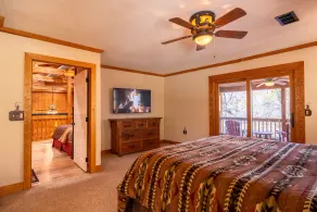 A relaxing, upscale cabin with the best view and fishing on the river! - Image 4