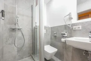 XZLLENZ Hotel - Image 4