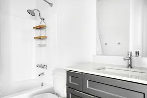 Modern Redondo Beach 1BR w/ Pool, Gym & W/D, walk to Beach, by Blueground - Image 4