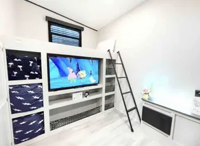 Johnny Love, Modern and Bright Paradise RV - Image 2
