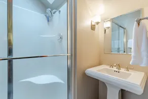 Close-Country Retreat - Image 3