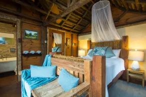 Luxury Seaside Villa fully staffed - Image 4